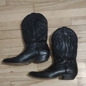 Elegant Black Leather Western Boots
